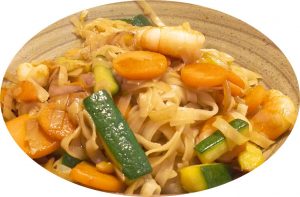 Noodles con verduras y langostinos