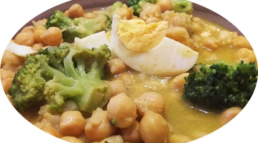 Brócoli con garbanzos al curry
