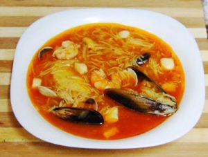 Sopa de pescado y marisco con microondas